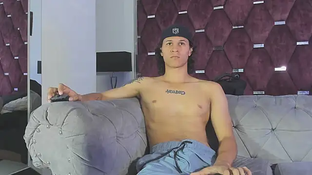 TonyBenedetti Pertunjukan Webcam