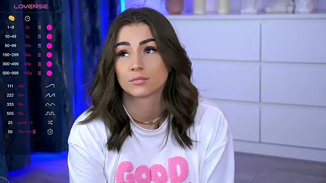 AishaSins élő XXX-chatje