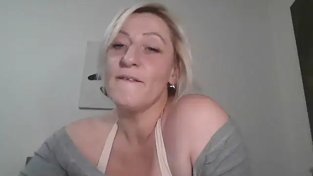 Chat XXX ao vivo de Sexyycattt