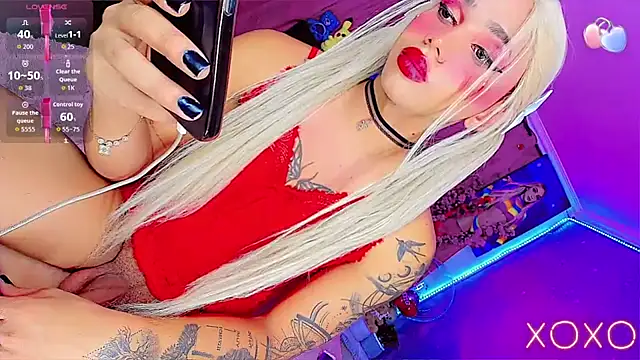 Thalia_girl21 Show in webcam