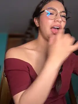 CocoaGigiMuse's Live XXX Chat