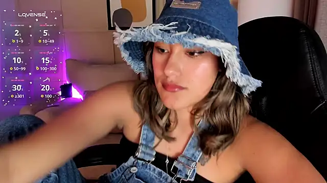 Chat +18 de _Sophie__miller ao vivo
