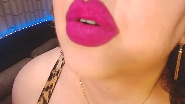 BustyKattyn Live XXX chat
