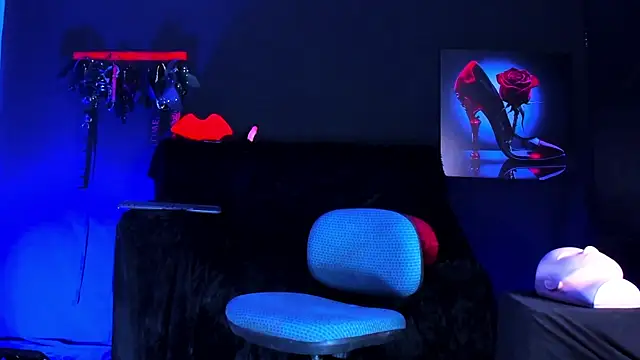 NikkiFlames élő XXX-chatje