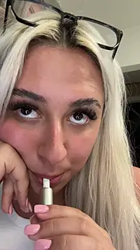 Kylie_One Webcam show