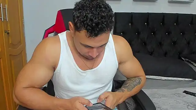 دردشة tyler_hank01 الجنسية المباشرة
