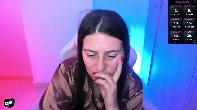 SaskyaaのライブXXXチャット