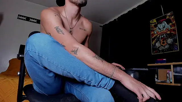 Giomar_Reyes' Live XXX Chat