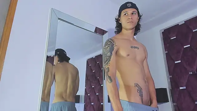 TonyBenedetti's Live XXX Chat