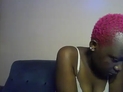 Naughtylynne Chat XXX in diretta