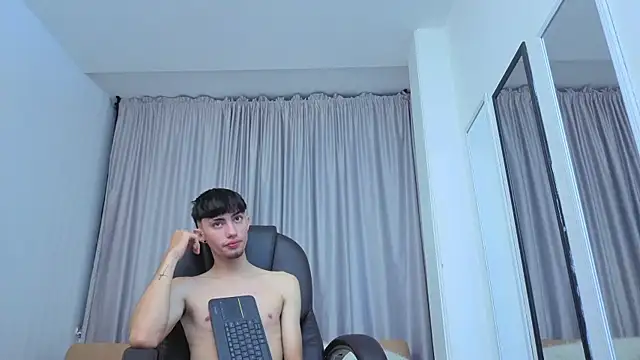 Chat XXX ao vivo de Caled_Saenz