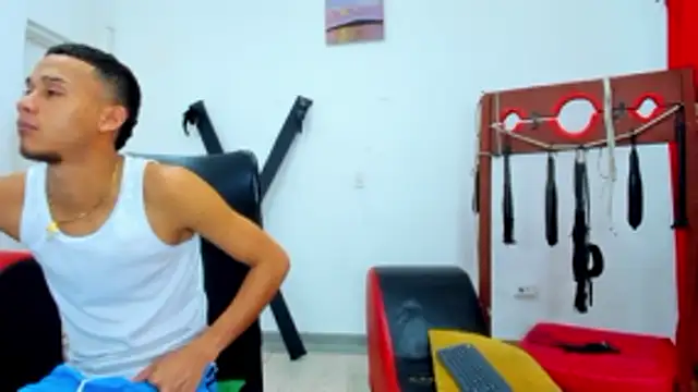 Вебкам-шоу friends_lust_latin