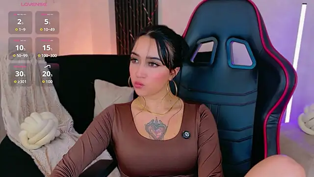 دردشة EmmyEvans1 الجنسية المباشرة
