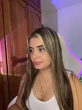 Miss_valeriaa Adlı Modelin Canlı XXX Sohbeti