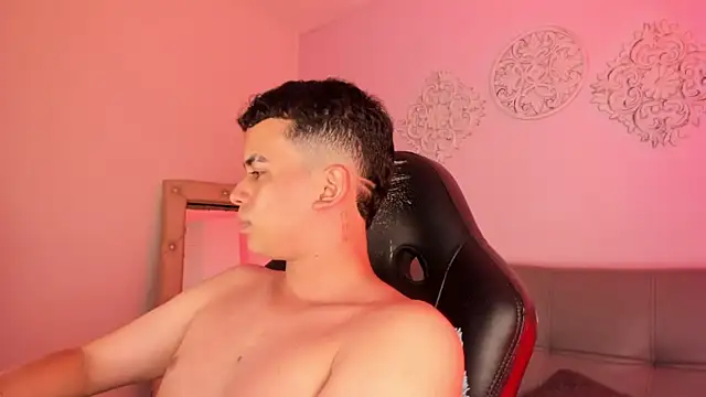 Matheww_strong's Webcam Show