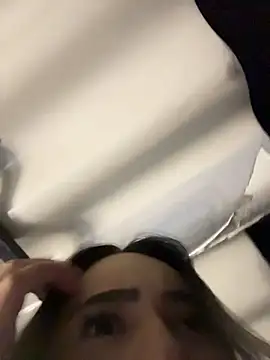 Antonella_Julieta Adlı Modelin Canlı XXX Sohbeti
