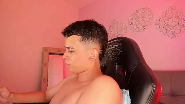 Matheww_strong's Webcam Show