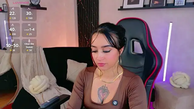 Онлайн чат XXX EmmyEvans1