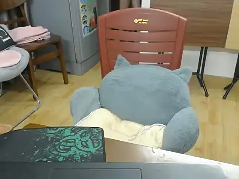 Maia_9999 在線直播表演