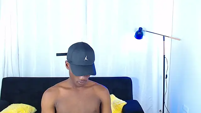 Pokazy przed kamerką – alexaandro18