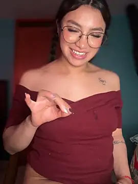 CocoaGigiMuse's Live XXX Chat