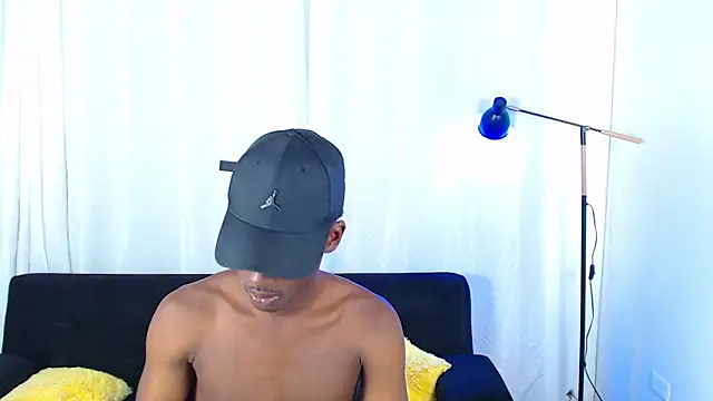 Pokazy przed kamerką – alexaandro18