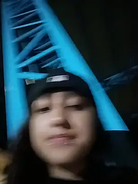 Magie_rouse Adlı Modelin Canlı XXX Sohbeti