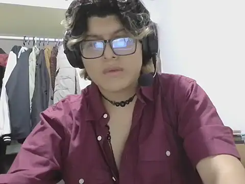 layom_21 Webcamshow