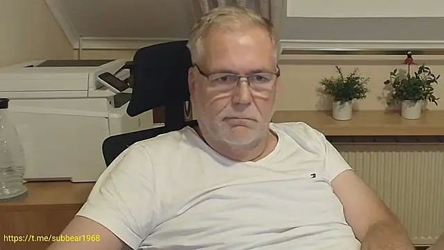 Show modela subbear1968 na web-kameri