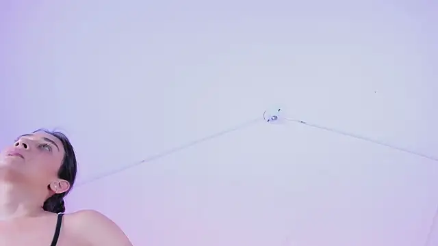 แชท XXX สดของ NahimiThompson