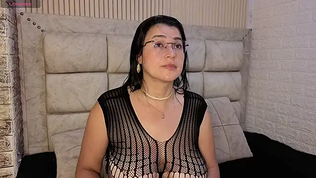 دردشة JuliaFerrer الجنسية المباشرة