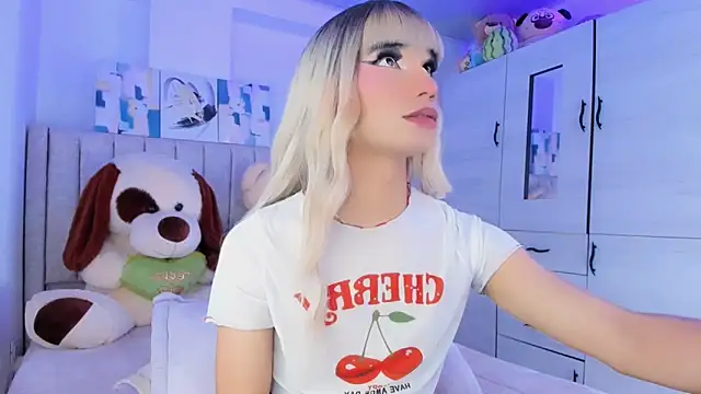 baby_cleo_: διαδικτυακό σόου στην κάμερα