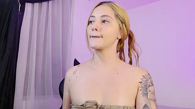 annie_mora Adlı Modelin Canlı XXX Sohbeti