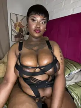 دردشة QUEEN_NOBUHLE_FEMDOM_777 الجنسية المباشرة