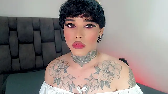 Pokazy przed kamerką – little_star_porn