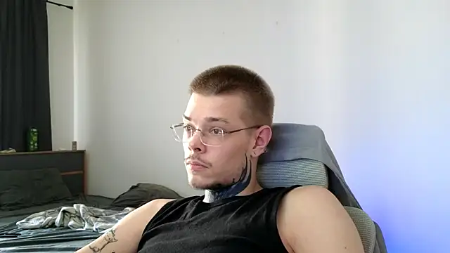 DENIS_HERE Adlı Modelin Web Kamerası Şovu