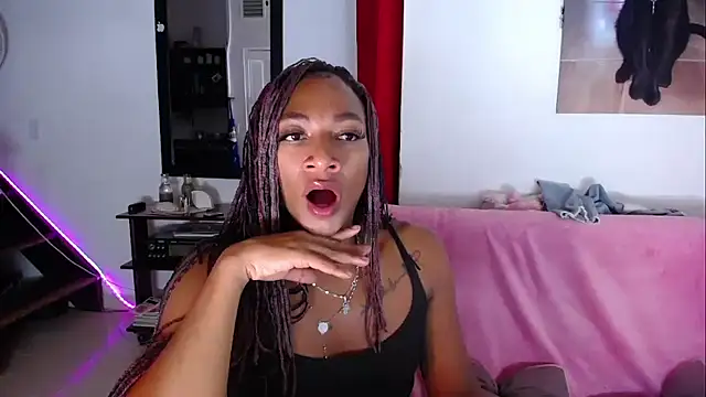 Pokazy przed kamerką – samy_doll