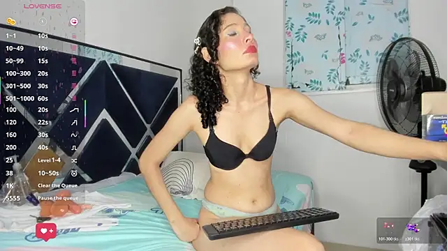 Chat +18 de Ninna_Vergara ao vivo