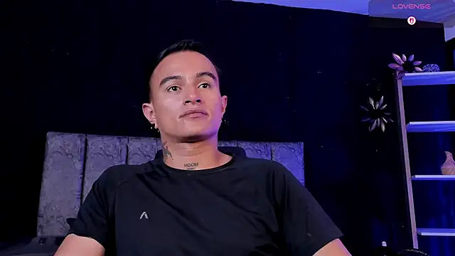 LiamDeep Adlı Modelin Canlı XXX Sohbeti