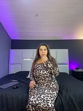 Samantha_Milf__ Show in webcam
