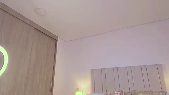 Anna-Lynn XXX чат на живо
