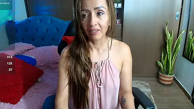 Chat +18 de valeria_teiku ao vivo