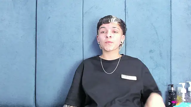 Megan_Thompson_ élő XXX-chatje