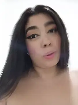 AgathaLynxのライブXXXチャット