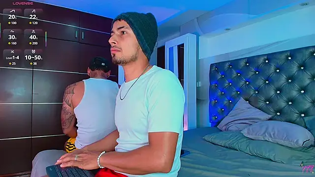 Chatroom XXX en direct de Valentiinoss