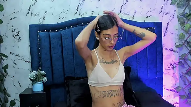KarlaSlutSkinny__ – Live XXX-chat