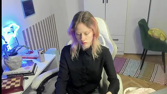 Silly__Milly Chat XXX live