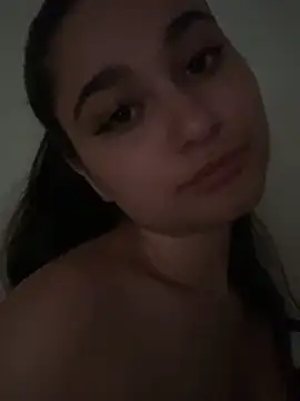 KiraAvery11 Webcam show