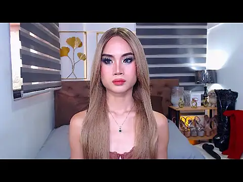 JuicyCockThea webcam show