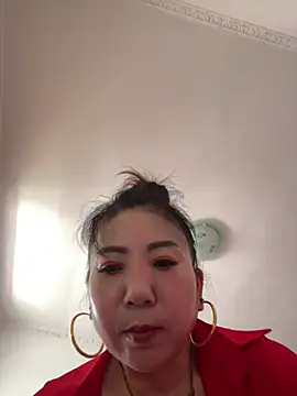 lucy-698 webcam show